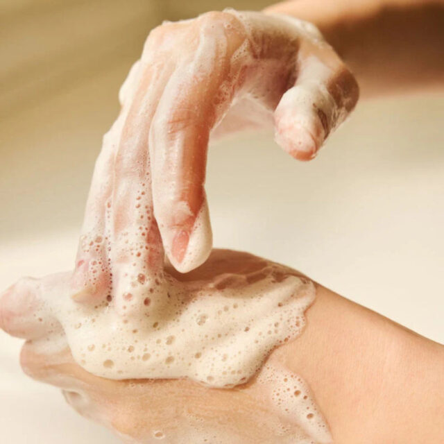 Madagascar Centella Ampoule Foam 2